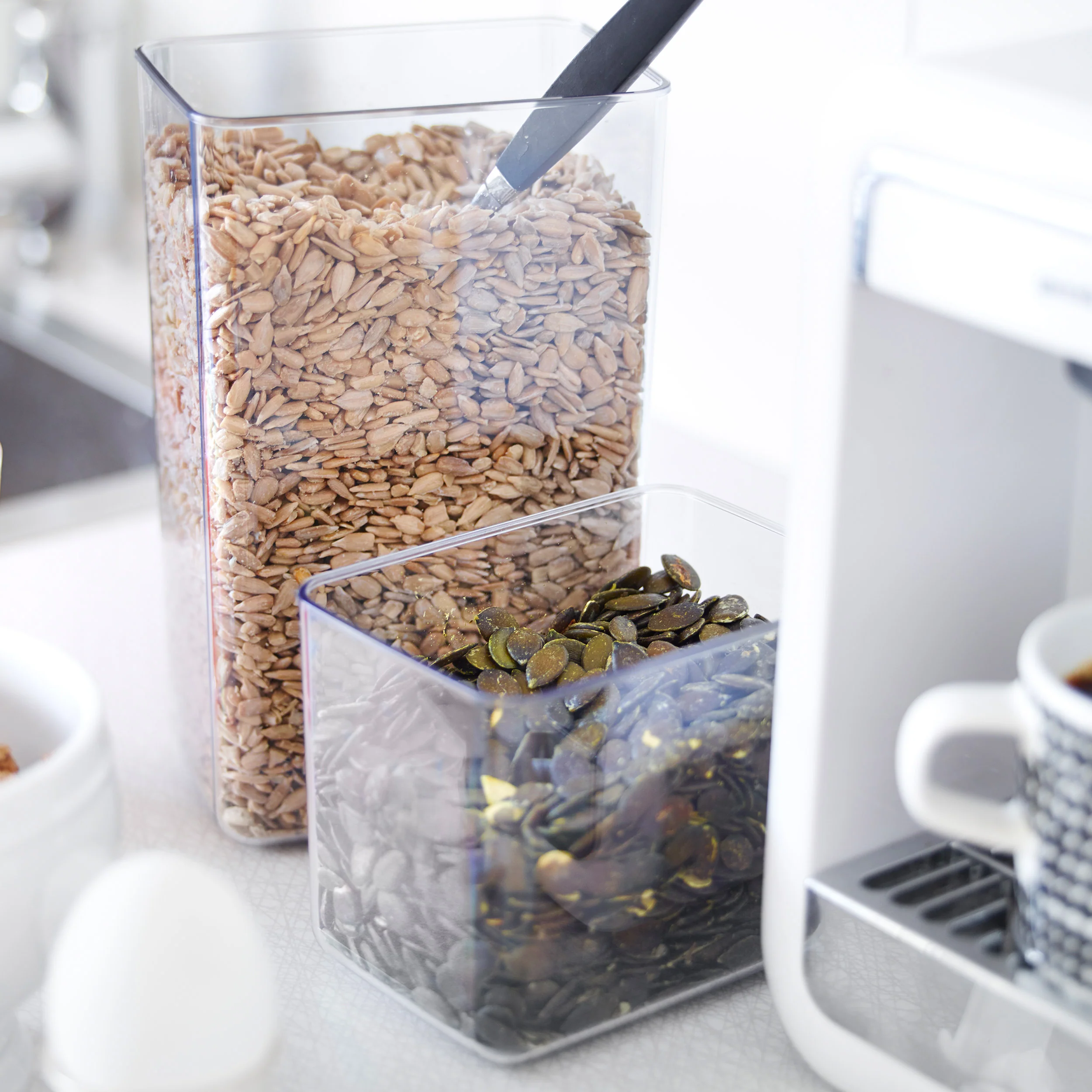 Airtight Dry Food Storage Container 0.8 Litre - Image 4