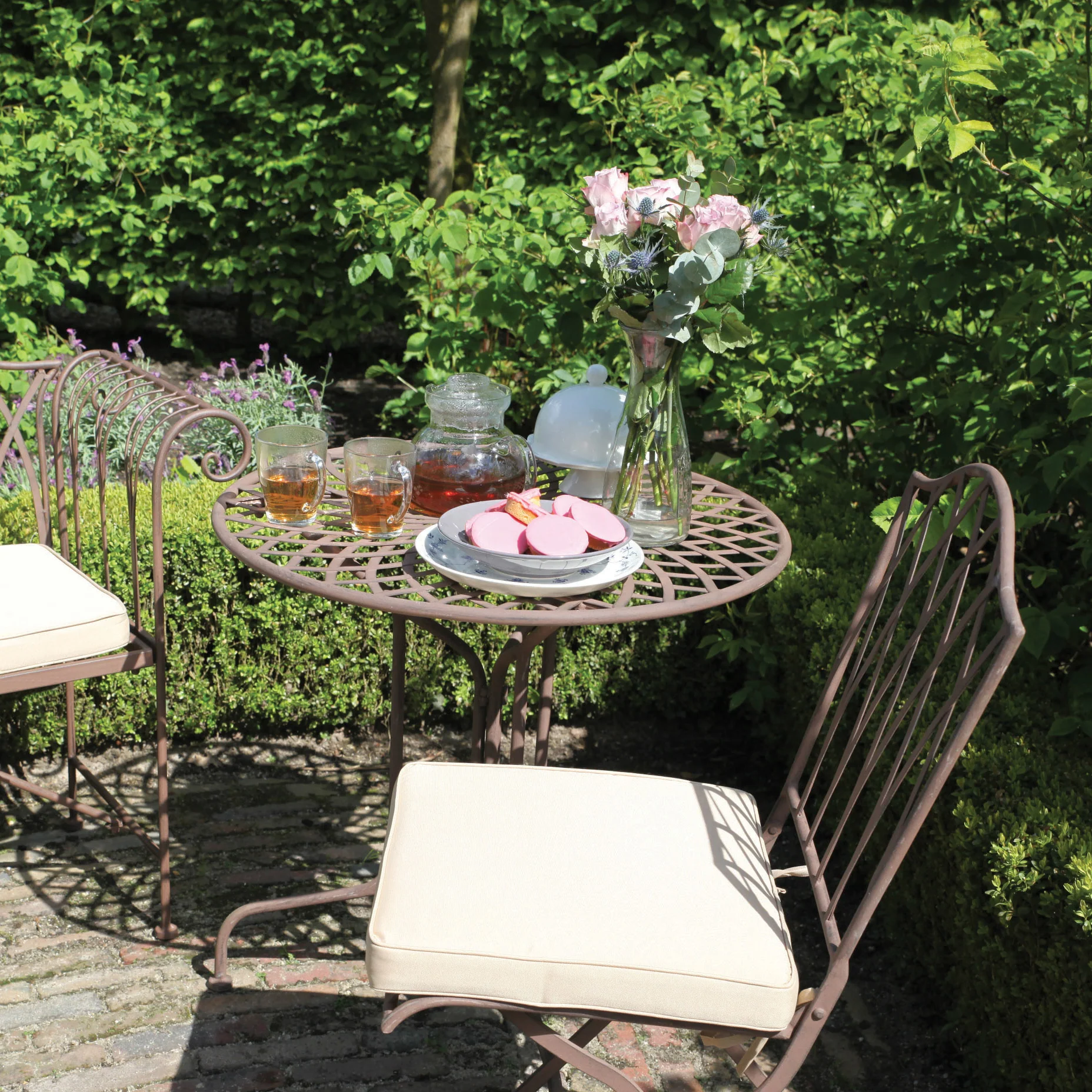 Garden Table And Chairs Barnston - Image 4